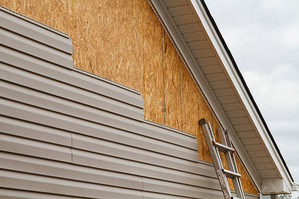 Professional Siding Installation technician working in Ferndale, PA